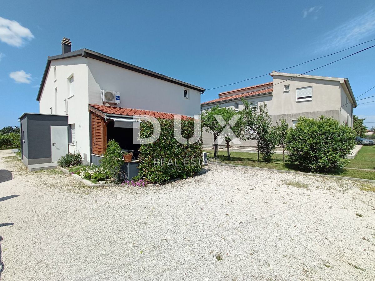 ZADAR, DEBELJAK - Bella villa con piscina