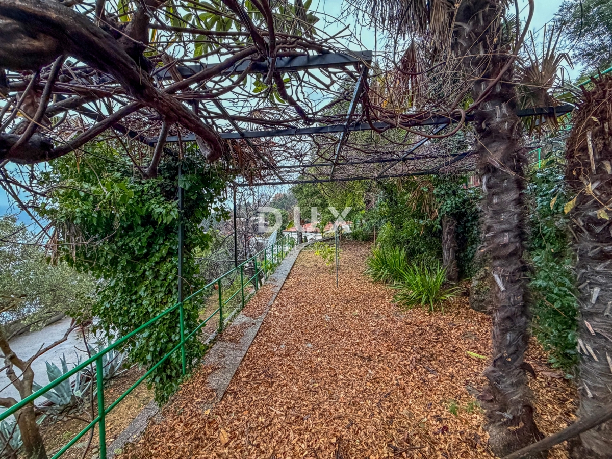 RIJEKA, KANTRIDA - appartamento prima fila al mare vicino al resort Hilton e alla bellissima Opatija