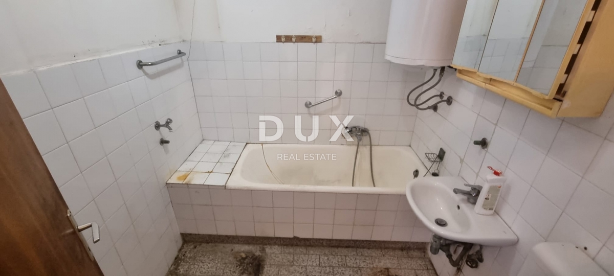 ISTRIA, POLA - Appartamento da ristrutturare in posizione ricercata!