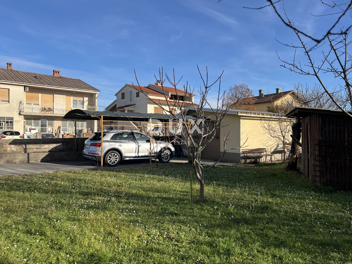 MARINIĆI, VIŠKOVO – Edificio residenziale-commerciale con potenziale d’investimento