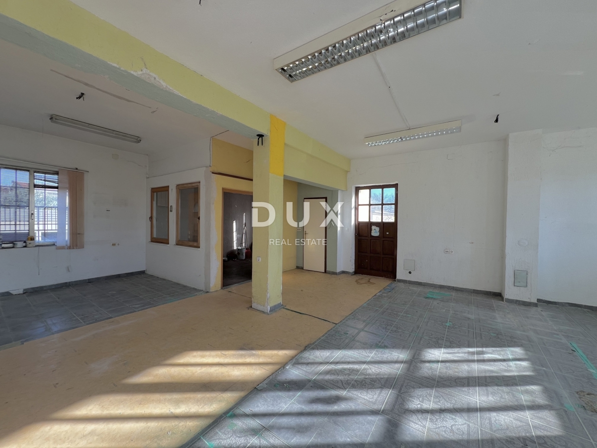 MARINIĆI, VIŠKOVO – Edificio residenziale-commerciale con potenziale d’investimento