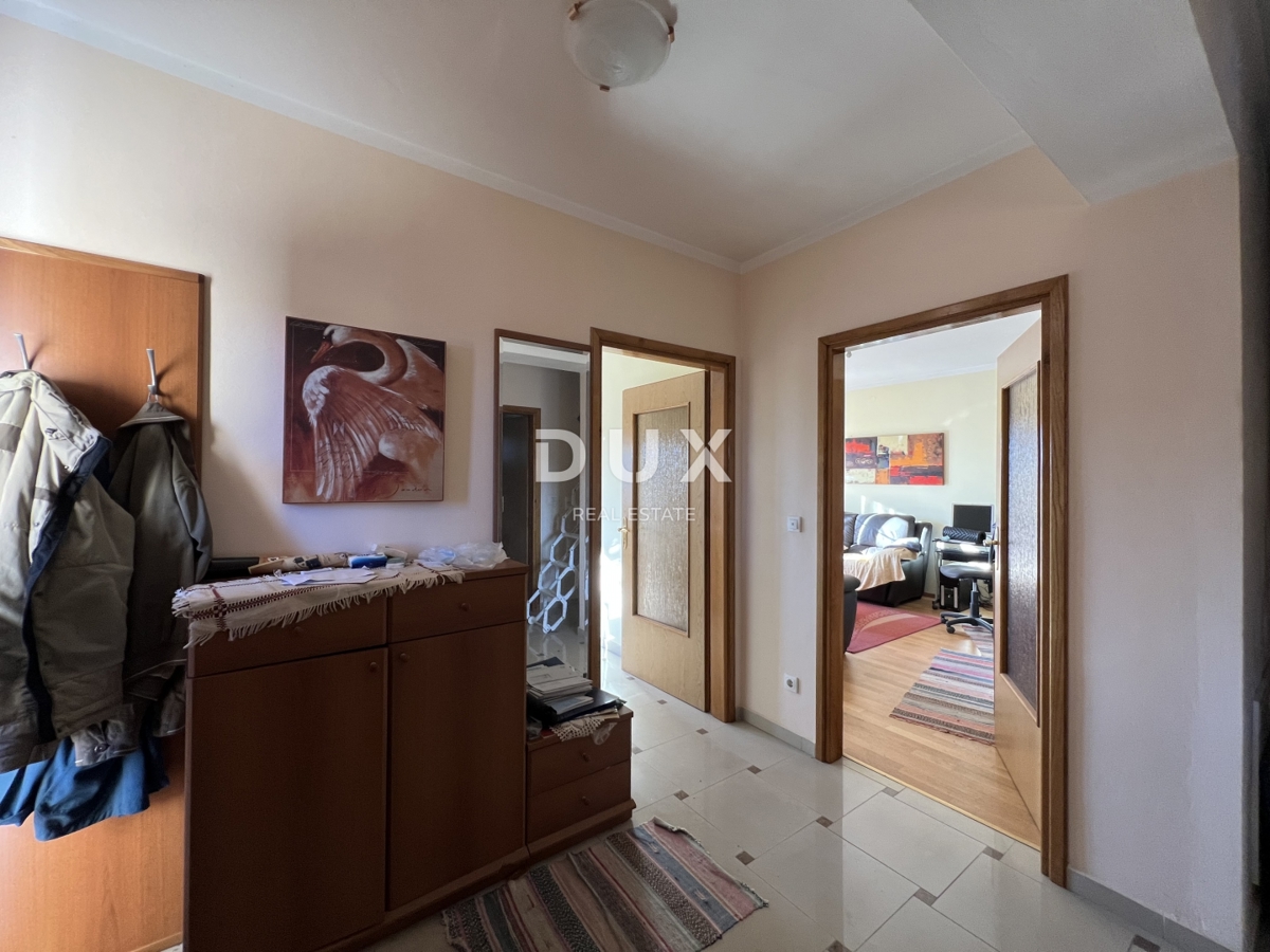 MARINIĆI, VIŠKOVO – Edificio residenziale-commerciale con potenziale d’investimento