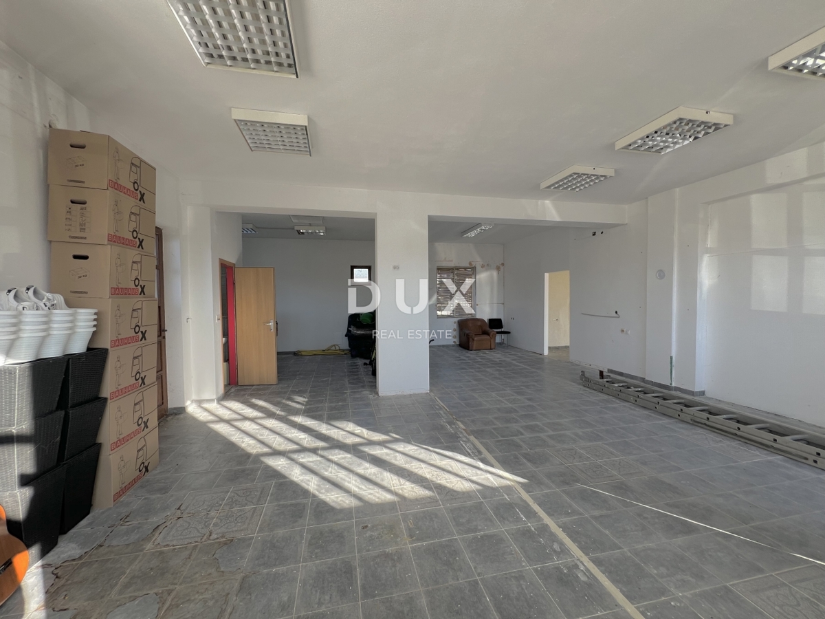 MARINIĆI, VIŠKOVO – Edificio residenziale-commerciale con potenziale d’investimento