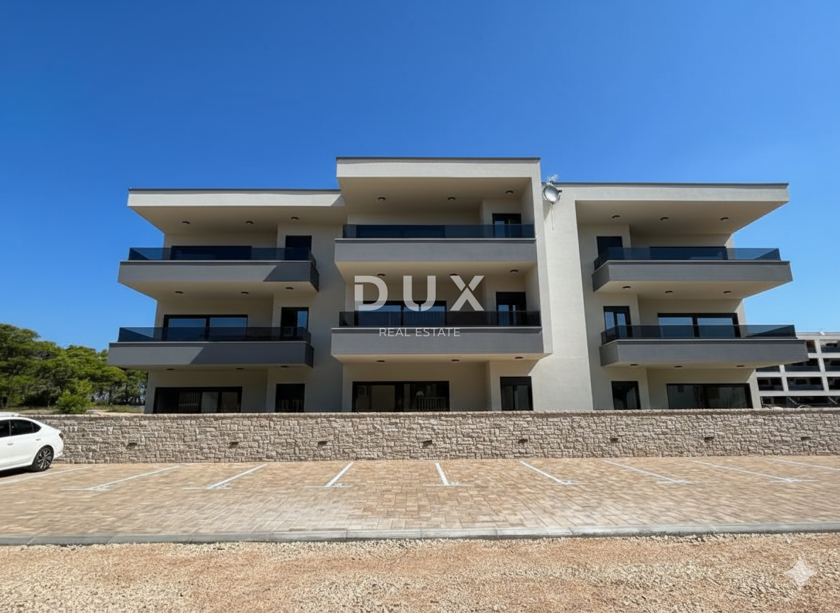 ISOLA DI PAG, POVLJANA - Appartamento con giardino a 100 m dal mare!