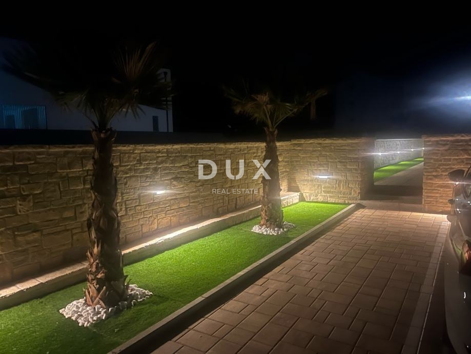 ISOLA DI PAG, POVLJANA - Appartamento con giardino a 100 m dal mare!