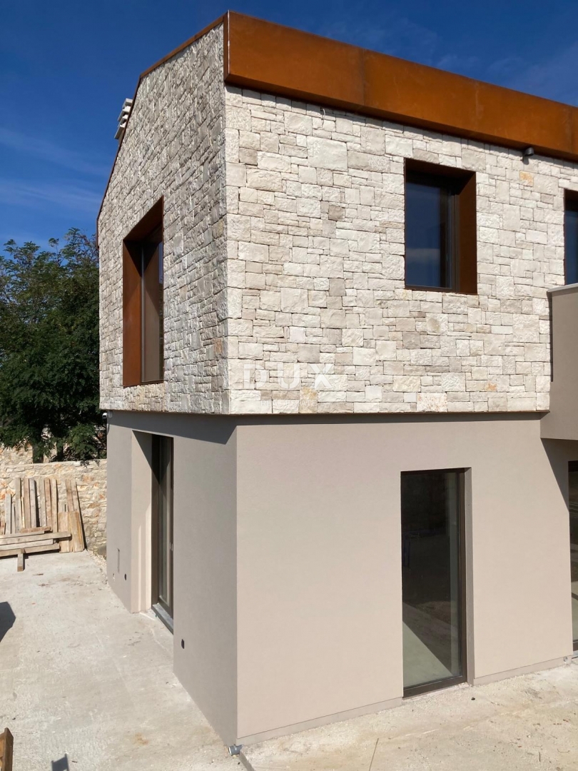 ISTRIA, BALE - Villa modernamente arredata con piscina e sauna