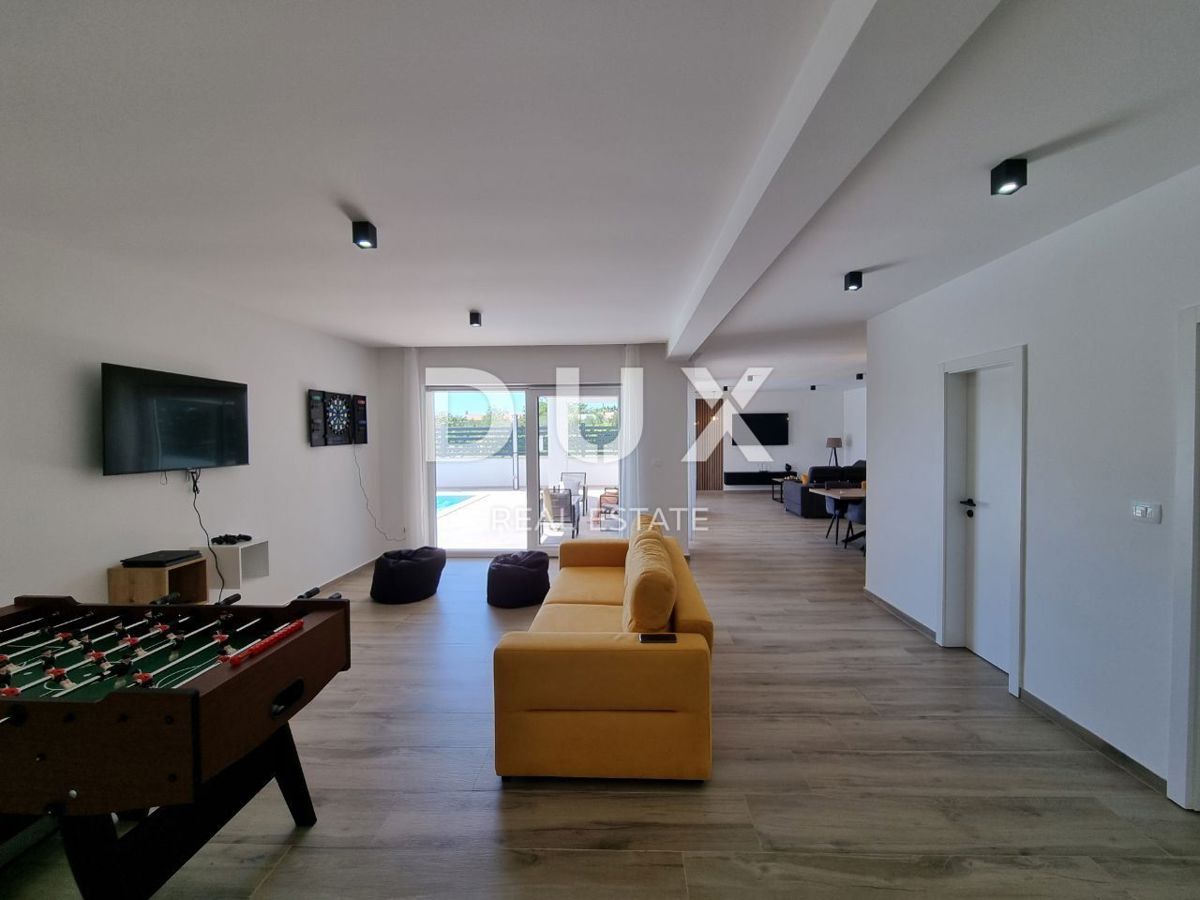 ISTRIA, SVETVINČENAT - Moderna casa a un piano con piscina, immersa nella natura