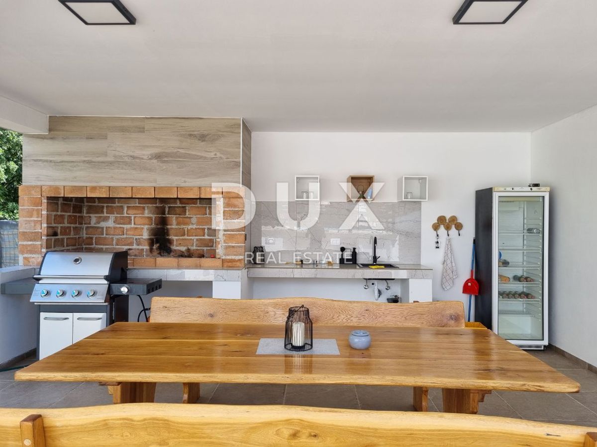 ISTRIA, SVETVINČENAT - Moderna casa a un piano con piscina, immersa nella natura