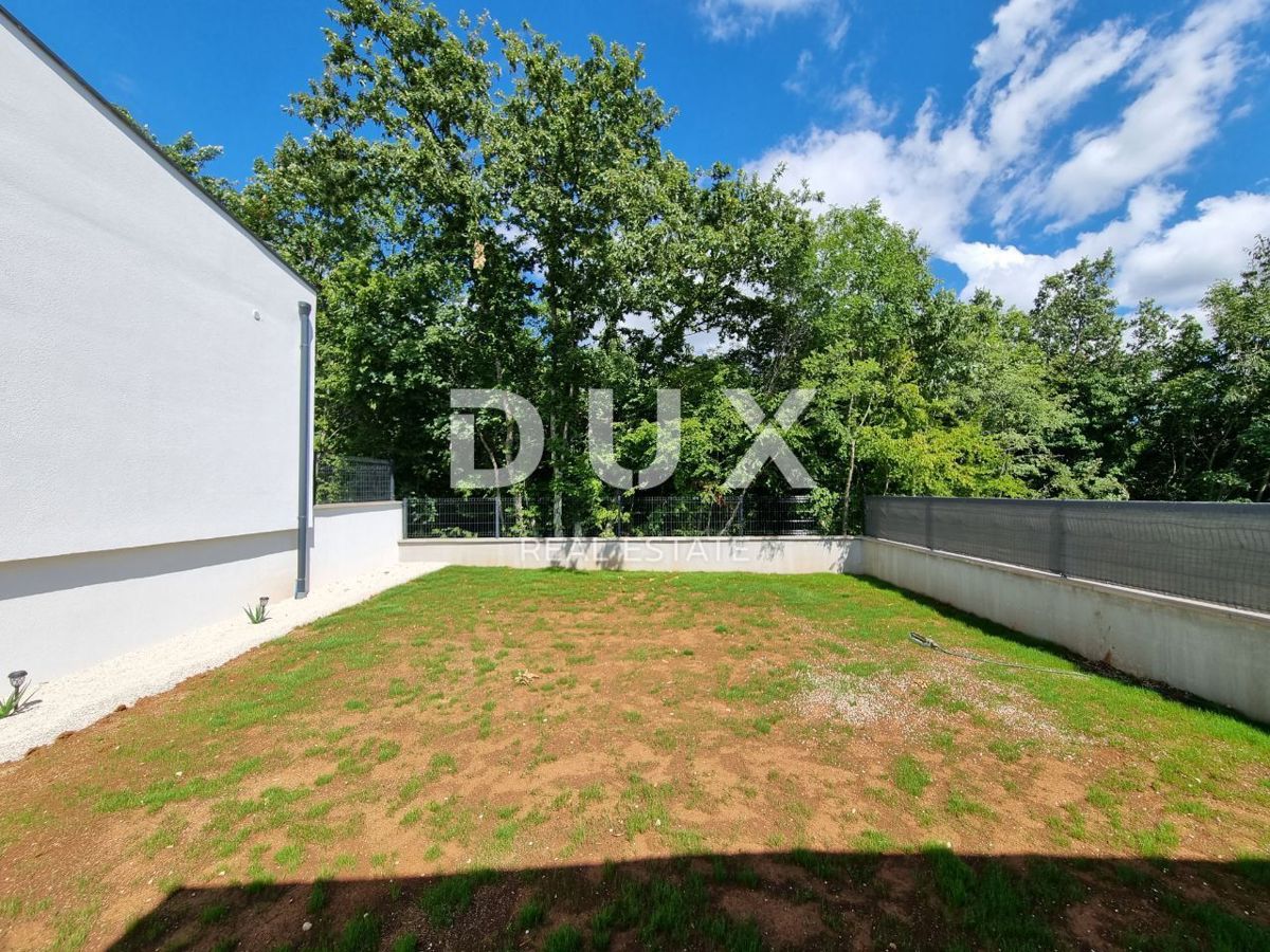 ISTRIA, SVETVINČENAT - Moderna casa a un piano con piscina, immersa nella natura