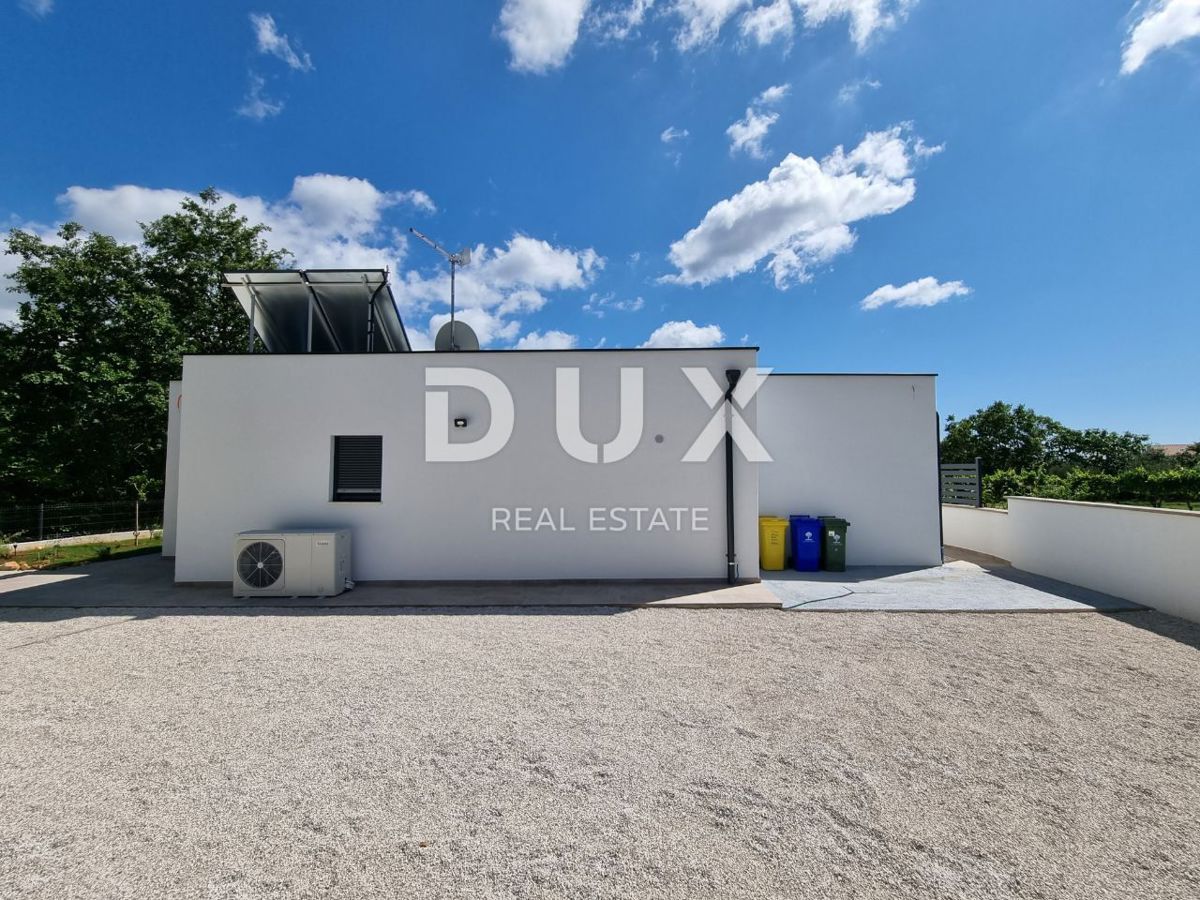 ISTRIA, SVETVINČENAT - Moderna casa a un piano con piscina, immersa nella natura