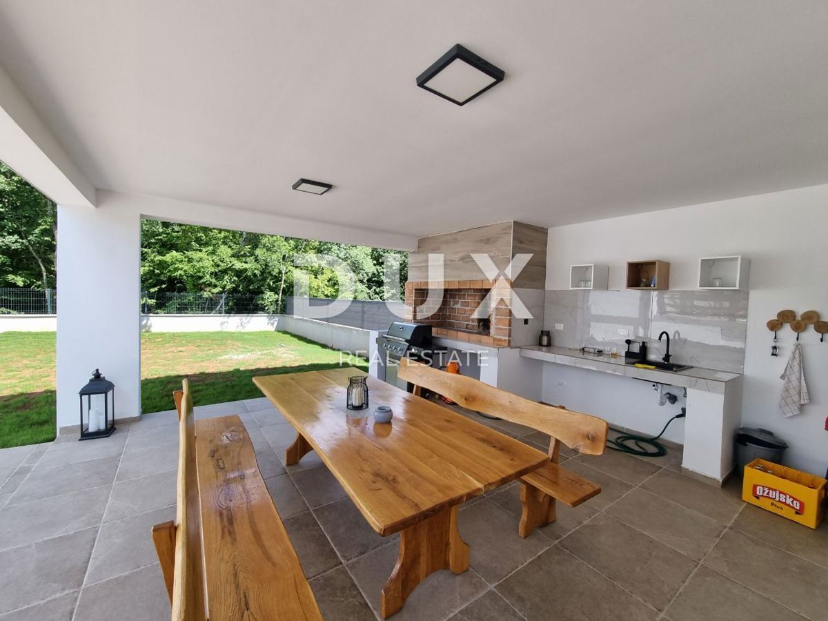 ISTRIA, SVETVINČENAT - Moderna casa a un piano con piscina, immersa nella natura