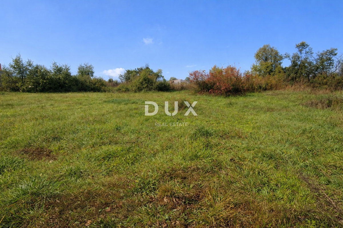 ISTRIA, LOBORIKA - Terreno edificabile con molte potenzialità