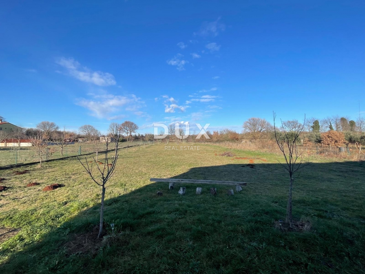 ISTRIA, LOBORIKA - Terreno edificabile con molte potenzialità