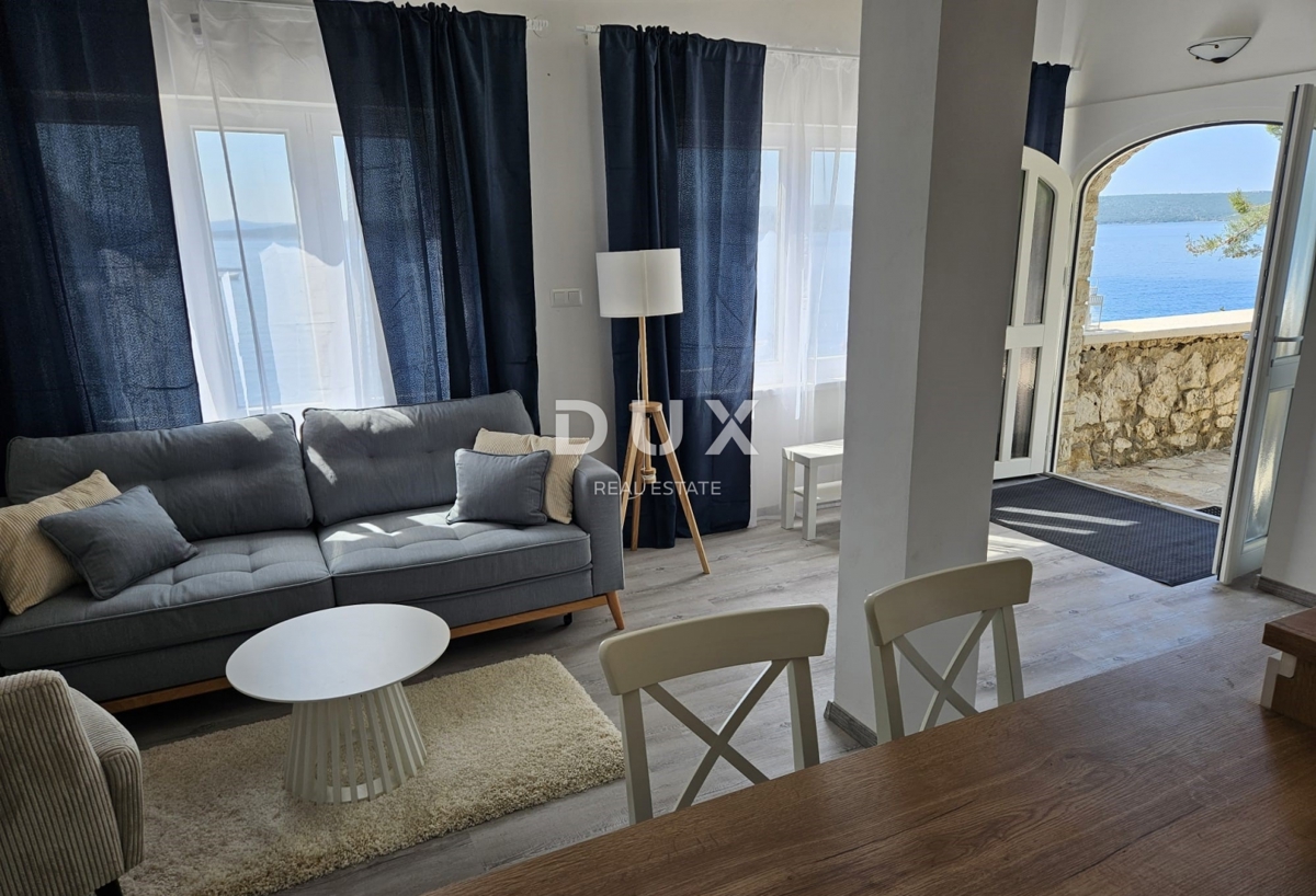 ZADAR, MASLENICA - Casa speciale in prima fila sul mare!