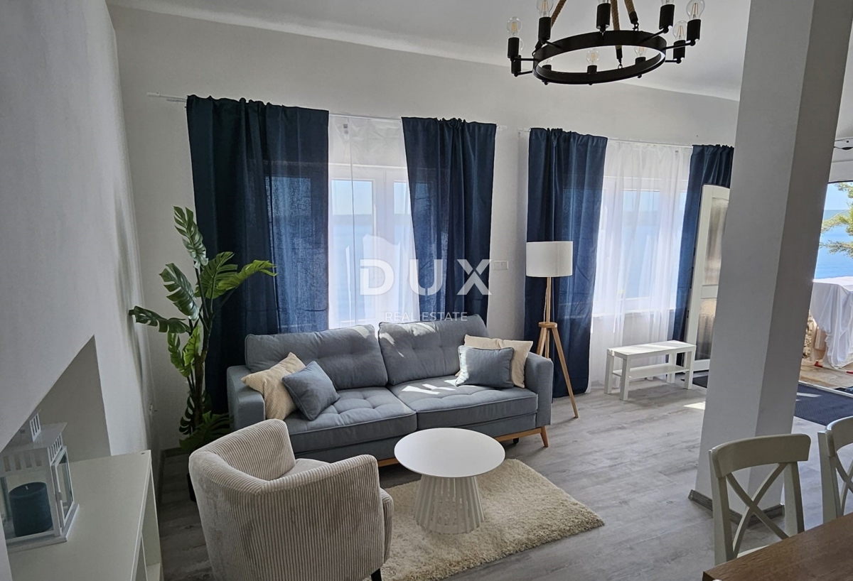 ZADAR, MASLENICA - Casa speciale in prima fila sul mare!