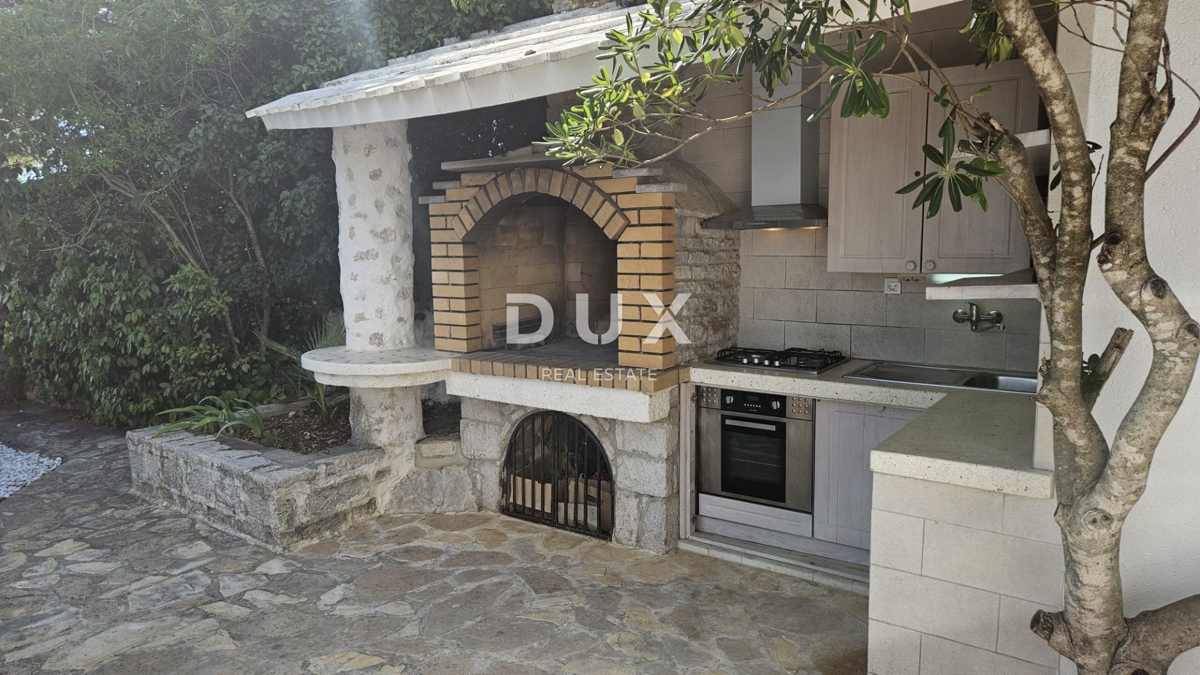 ZADAR, MASLENICA - Casa speciale in prima fila sul mare!