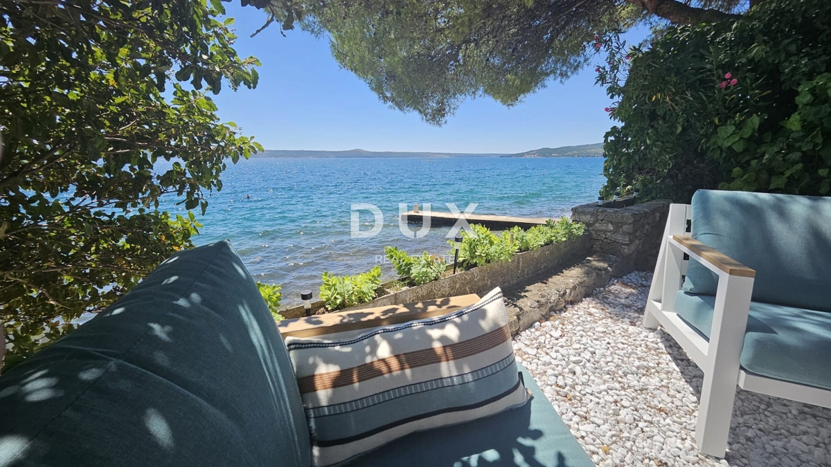 ZADAR, MASLENICA - Casa speciale in prima fila sul mare!