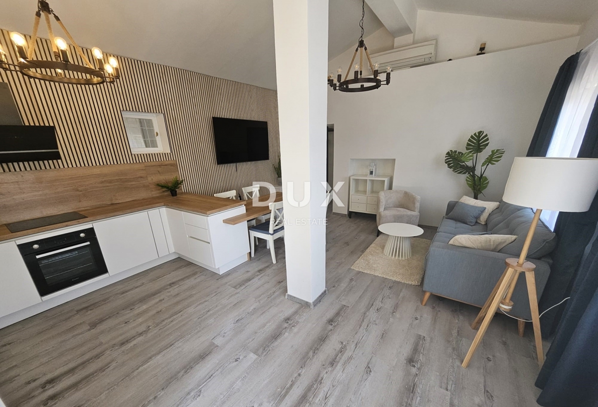 ZADAR, MASLENICA - Casa speciale in prima fila sul mare!