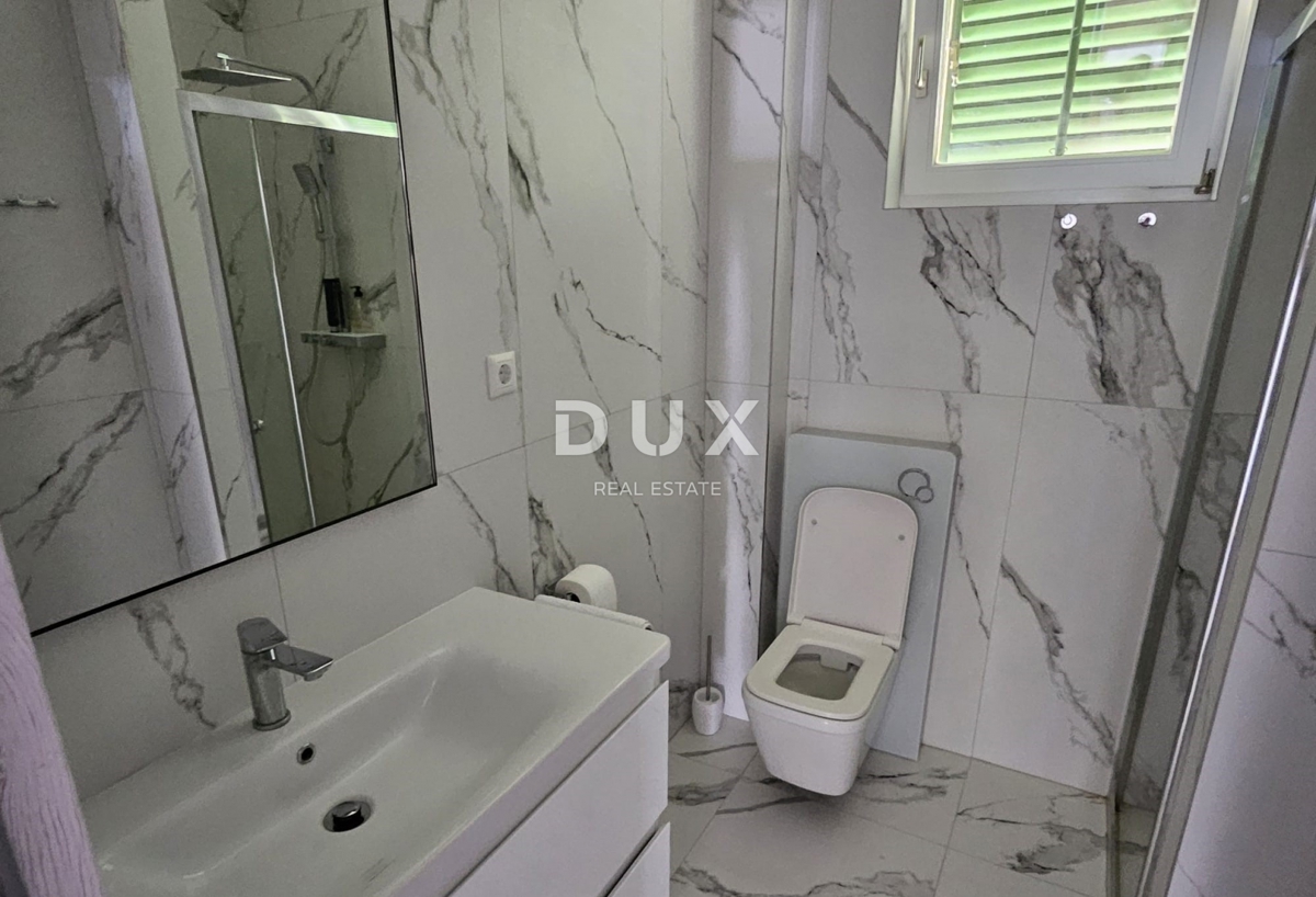 ZADAR, MASLENICA - Casa speciale in prima fila sul mare!