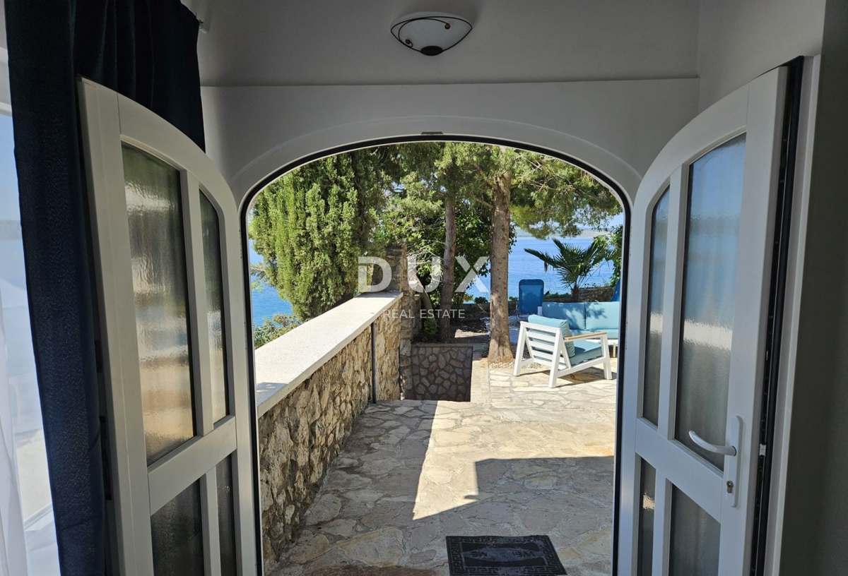 ZADAR, MASLENICA - Casa speciale in prima fila sul mare!