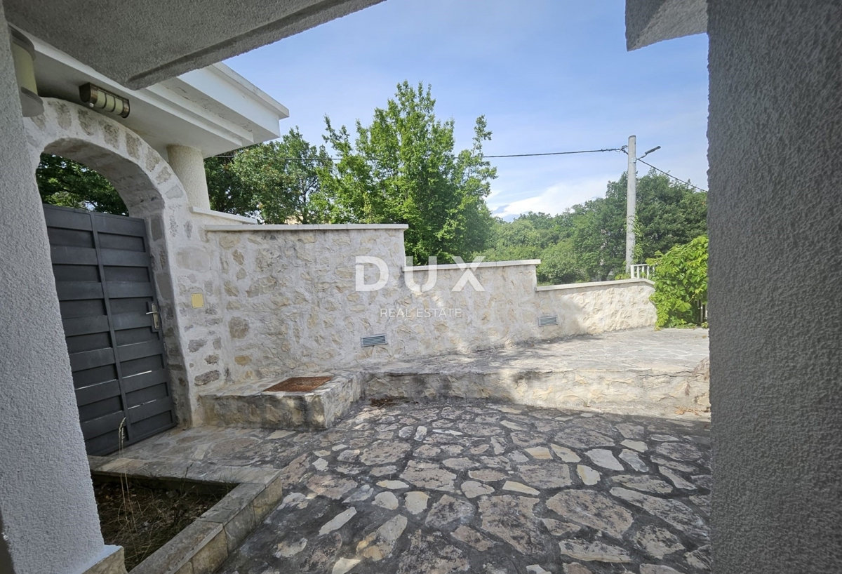 ZADAR, MASLENICA - Casa speciale in prima fila sul mare!