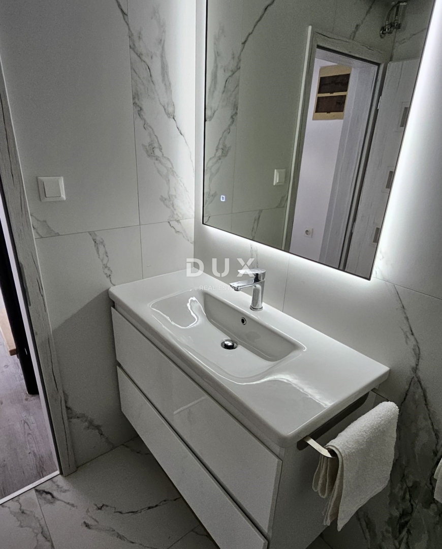 ZADAR, MASLENICA - Casa speciale in prima fila sul mare!