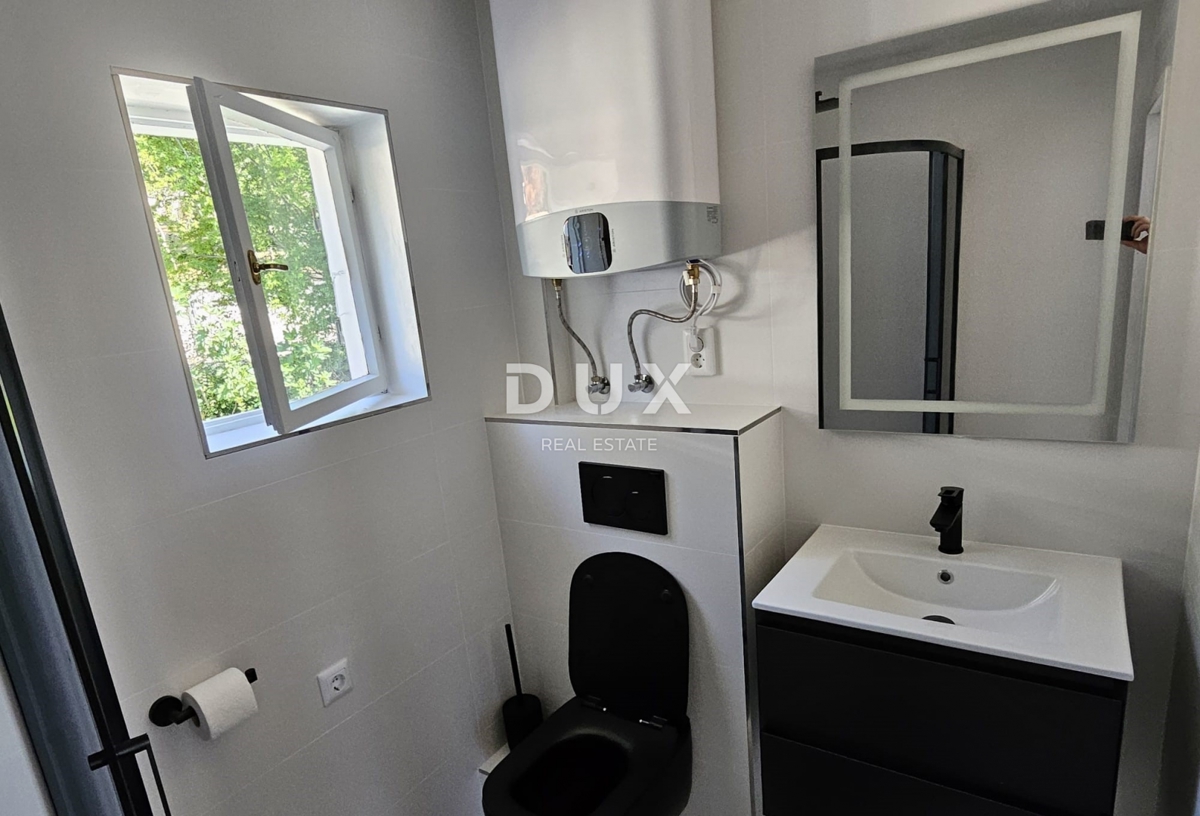 ZADAR, MASLENICA - Casa speciale in prima fila sul mare!