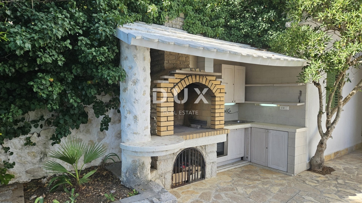 ZADAR, MASLENICA - Casa speciale in prima fila sul mare!