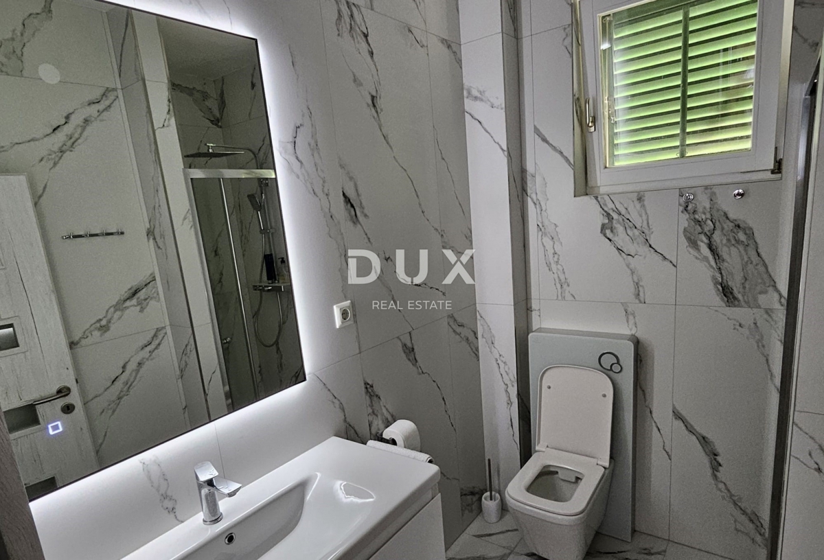 ZADAR, MASLENICA - Casa speciale in prima fila sul mare!