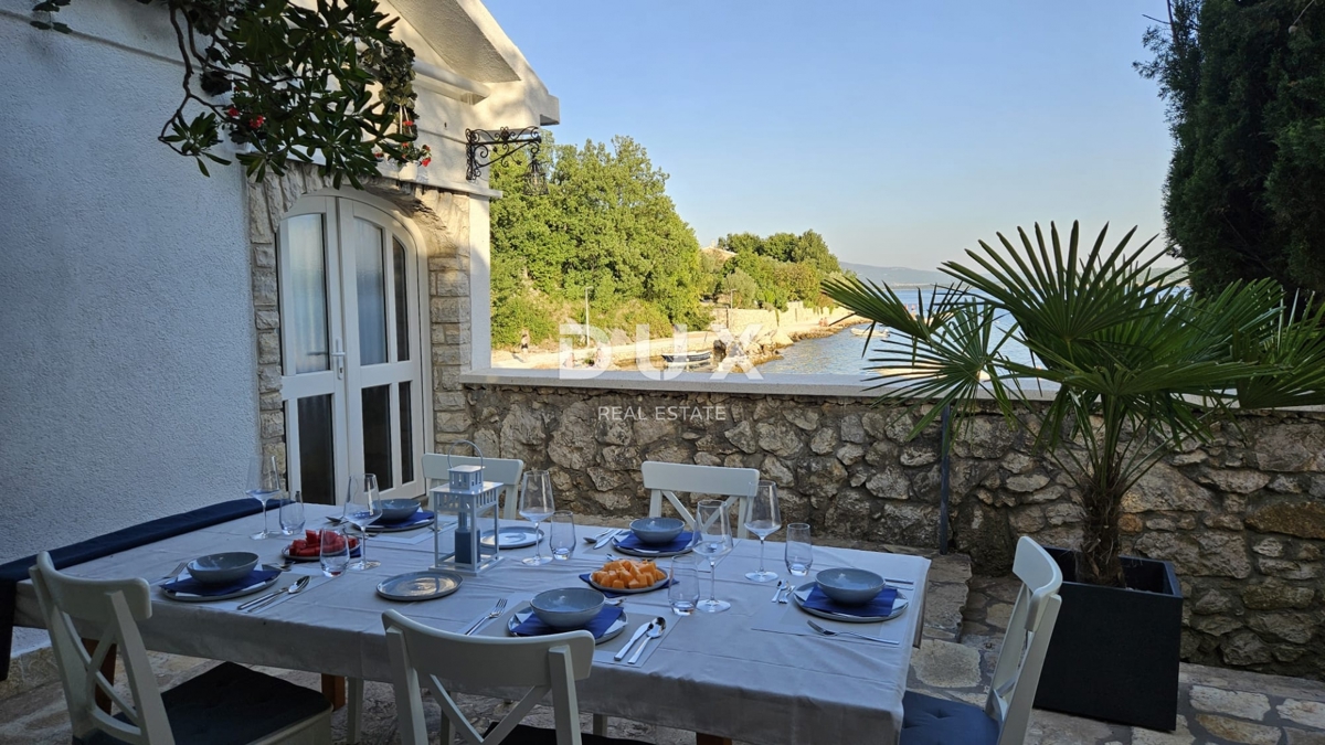 ZADAR, MASLENICA - Casa speciale in prima fila sul mare!