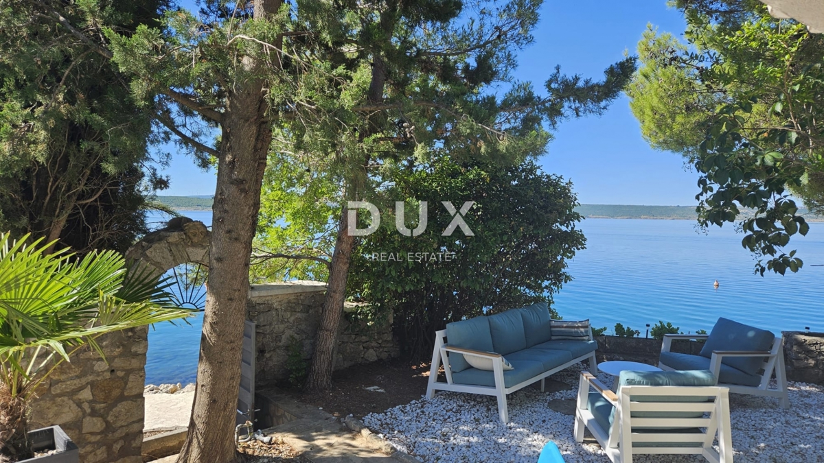 ZADAR, MASLENICA - Casa speciale in prima fila sul mare!