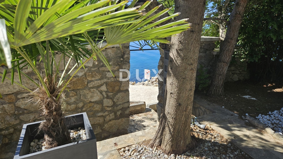 ZADAR, MASLENICA - Casa speciale in prima fila sul mare!