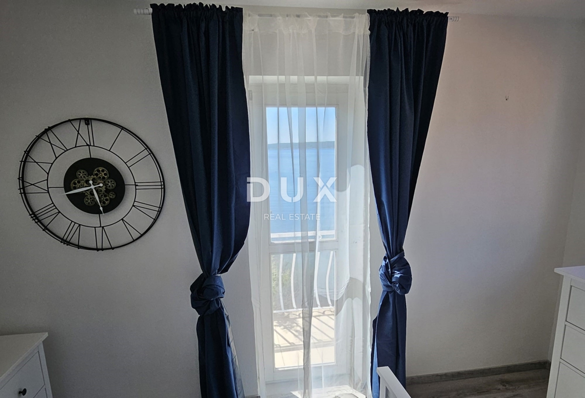 ZADAR, MASLENICA - Casa speciale in prima fila sul mare!