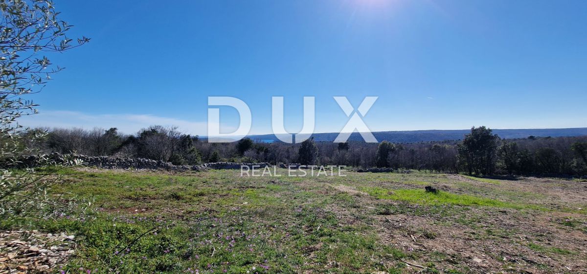 ISTRIA, RABAC – Vista mare! Terreno edificabile con permesso di costruzione.