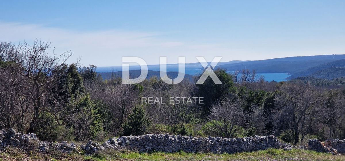 ISTRIA, RABAC – Vista mare! Terreno edificabile con permesso di costruzione.