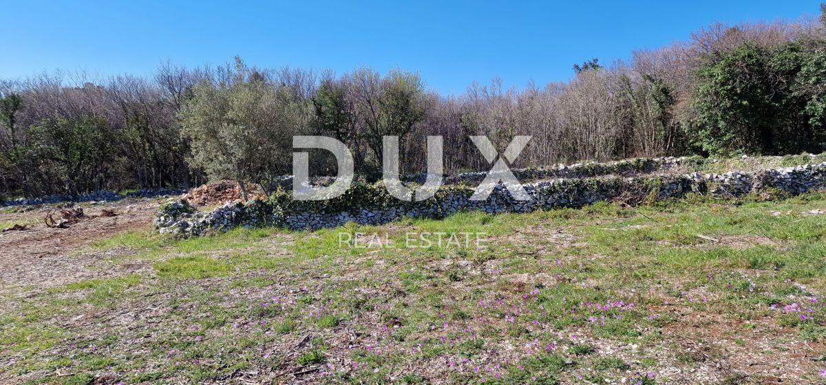 ISTRIA, RABAC – Vista mare! Terreno edificabile con permesso di costruzione.