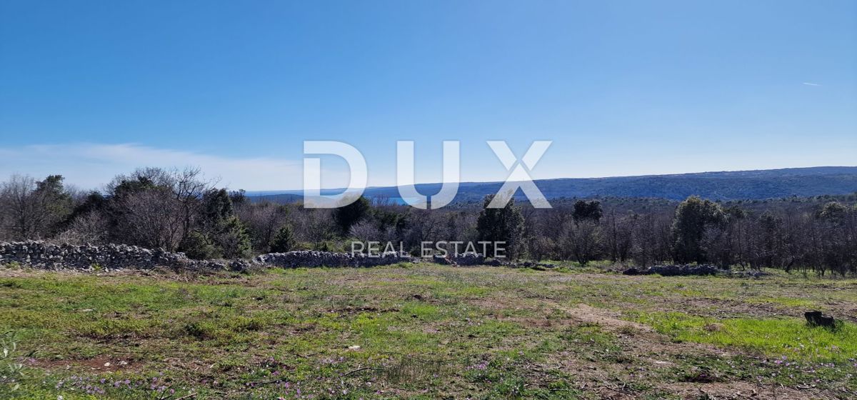 ISTRIA, RABAC – Vista mare! Terreno edificabile con permesso di costruzione.