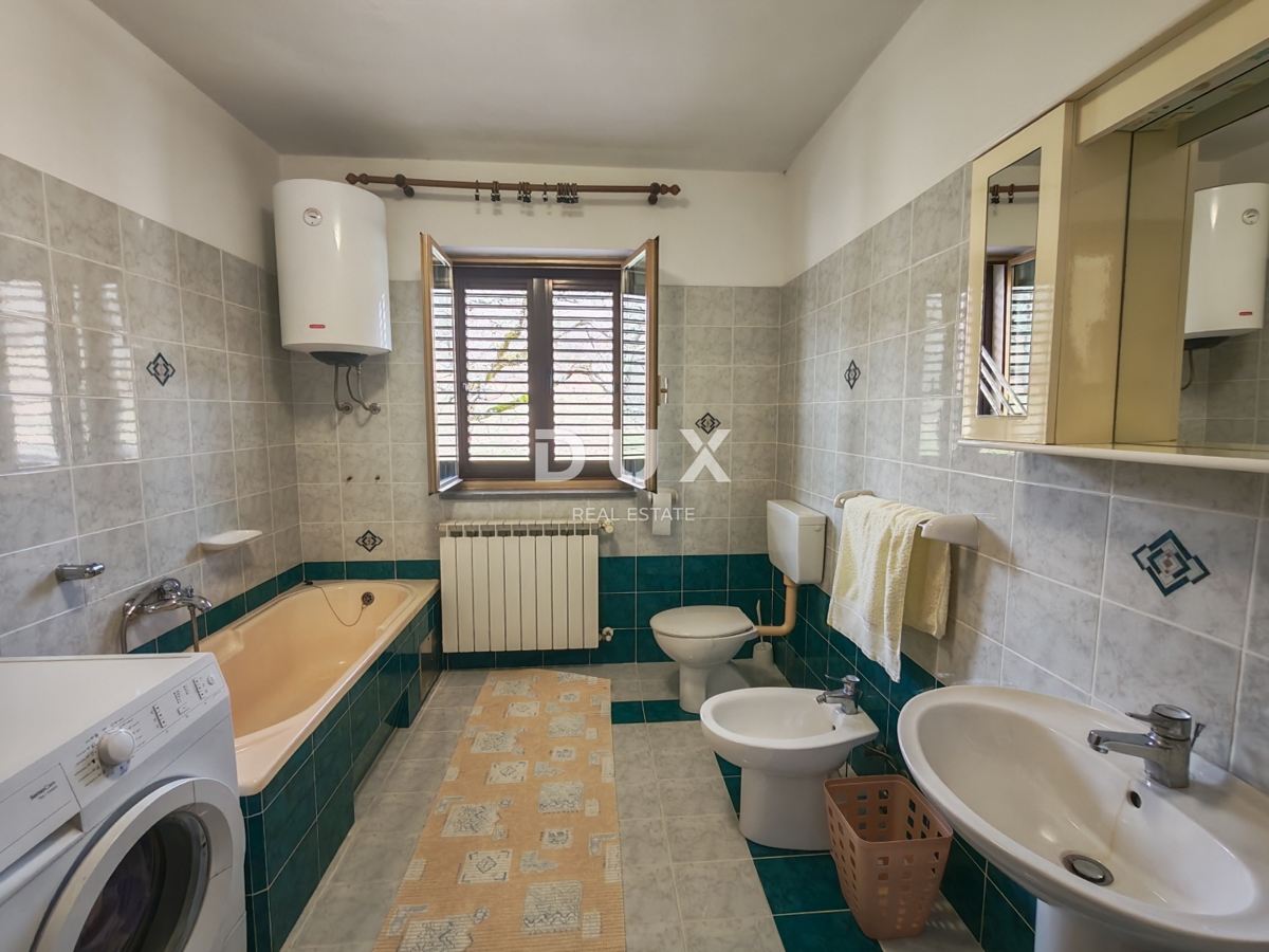 ISTRIA, BOLJUN - Casa con due appartamenti nel cuore dell'Istria