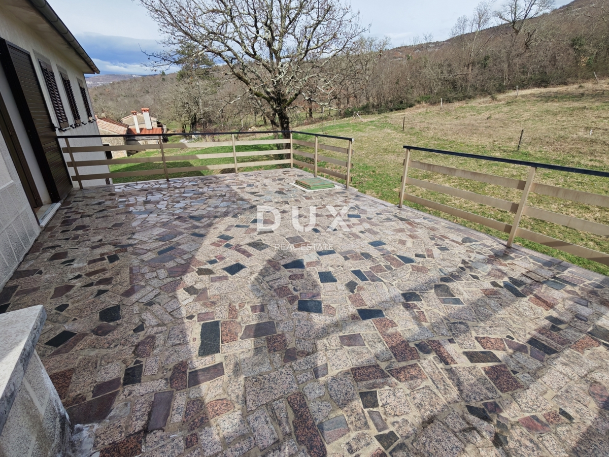 ISTRIA, BOLJUN - Casa con due appartamenti nel cuore dell'Istria