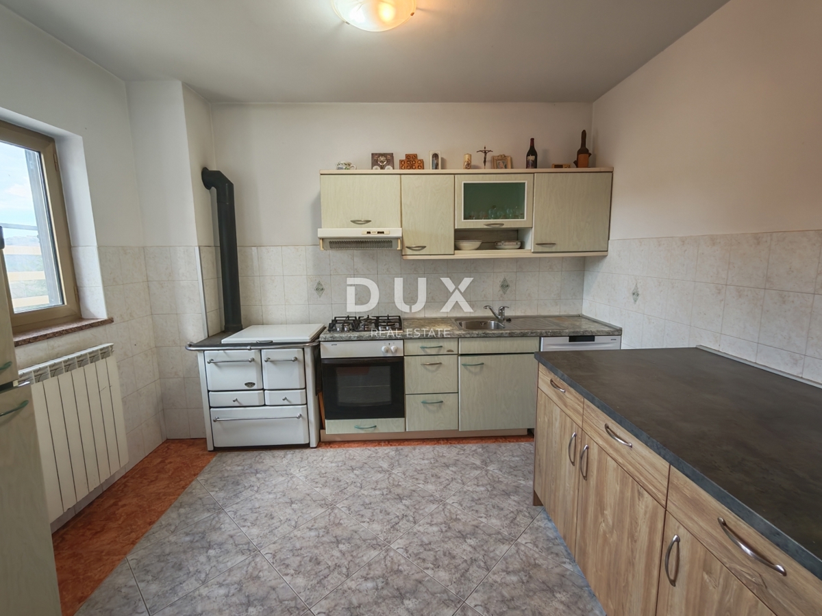 ISTRIA, BOLJUN - Casa con due appartamenti nel cuore dell'Istria