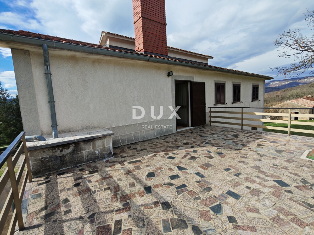 ISTRIA, BOLJUN - Casa con due appartamenti nel cuore dell'Istria