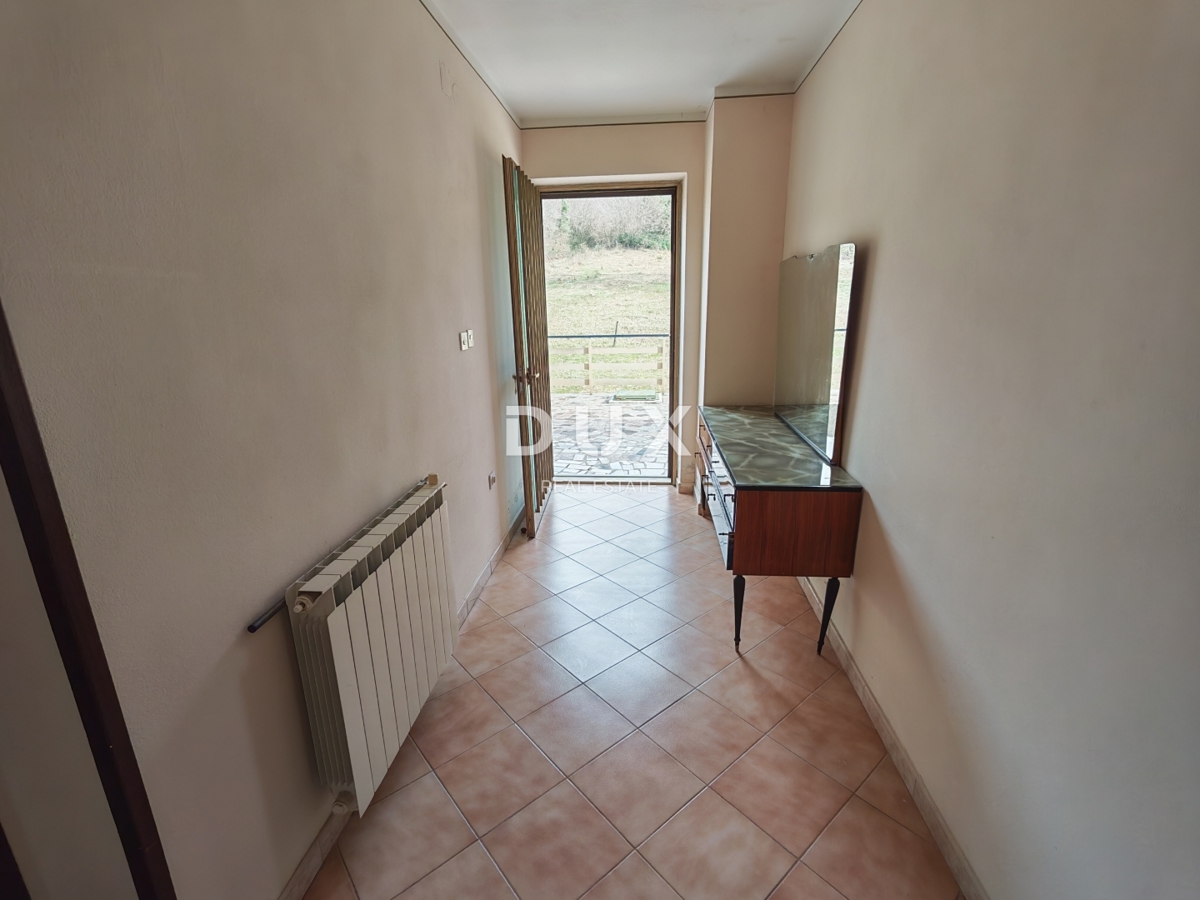 ISTRIA, BOLJUN - Casa con due appartamenti nel cuore dell'Istria