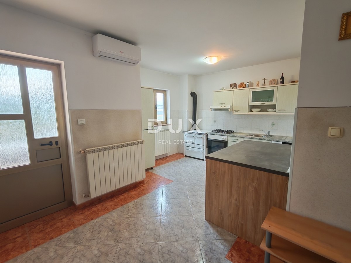 ISTRIA, BOLJUN - Casa con due appartamenti nel cuore dell'Istria