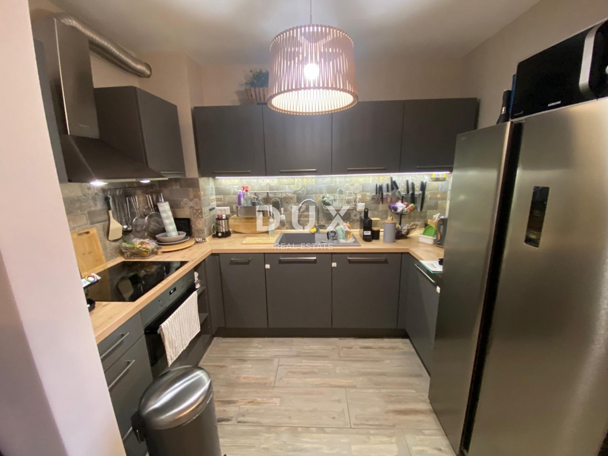 KASTAV, REŠETARI - Appartamento con 2 camere da letto e 2 balconi in un edificio di recente costruzione con vista mare! OCCASIONE!