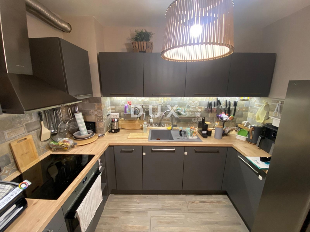 KASTAV, REŠETARI - Appartamento con 2 camere da letto e 2 balconi in un edificio di recente costruzione con vista mare! OCCASIONE!