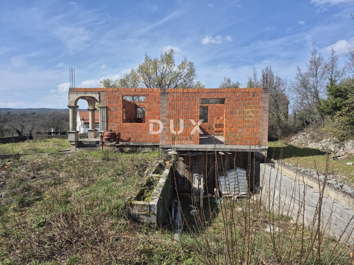 ISOLA DI KRK, DOBRINJ - Casa indipendente in costruzione in vendita a prezzo ridotto.