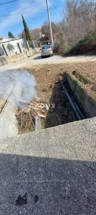 ISOLA DI KRK, DOBRINJ - Casa indipendente in costruzione in vendita a prezzo ridotto.