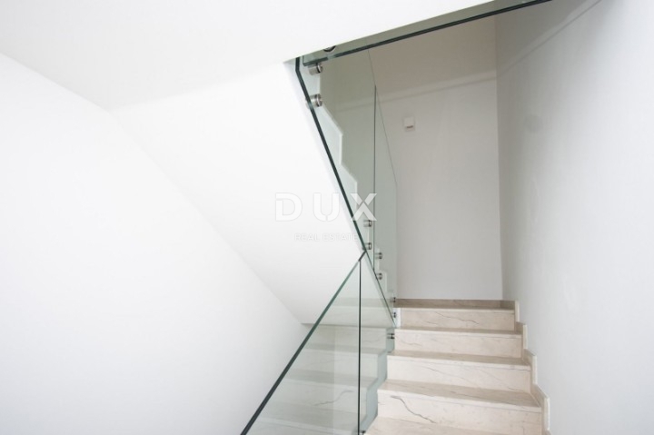 BIOGRAD NA MORU - appartamento con tre camere da letto in un nuovo edificio