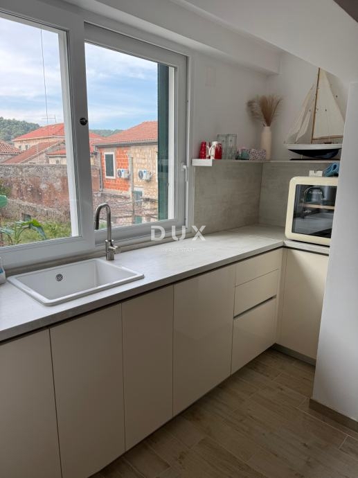 ISOLA DI VIS, VIS - Appartamento in seconda fila dal lungomare, completamente ristrutturato e arredato