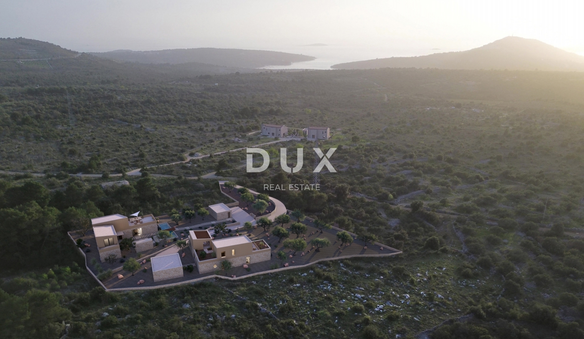 DALMATIA, PRIMOŠTEN - Terreno edificabile con permesso di costruzione + parte agricola